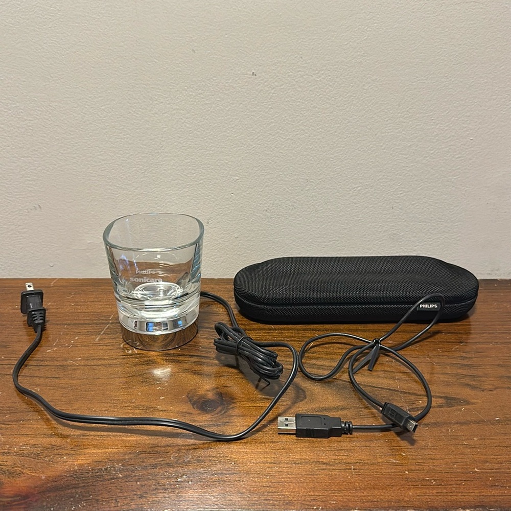 Philips Sonicare DiamondClean - Cup Charger - Travel Charger - Black